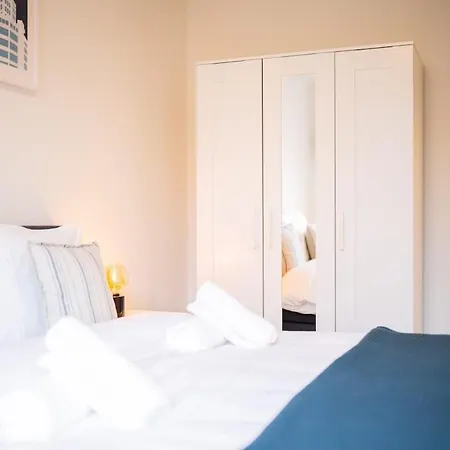 Heavenly Two-bedroom Apartamento